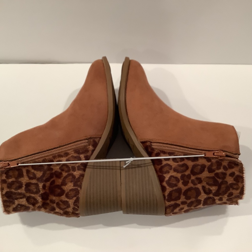 NWT Girl’s Paste Chestnut Color Ankle Boots. Size 3M. - Picture 4 of 13